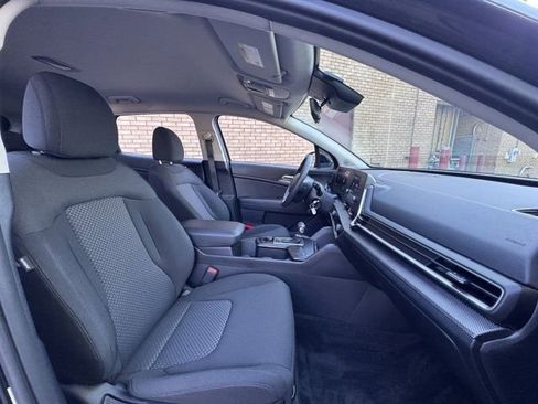 Used 2025 Kia Sportage LX AWD/4WD image 6