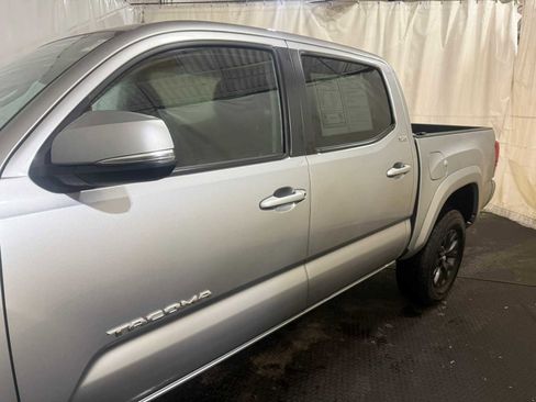 Used 2023 Toyota Tacoma SR5 w/ Technology Package image 7