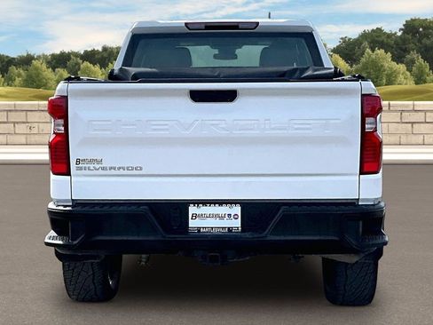 Used 2024 Chevrolet Silverado 1500 W/T w/ Z71 Off-Road Package image 4