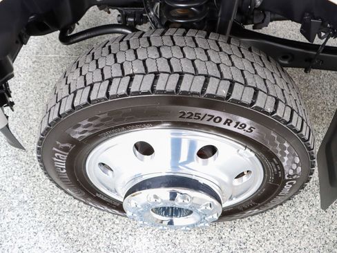 Used 2025 Ford F450 Platinum w/ Platinum Plus Package image 11