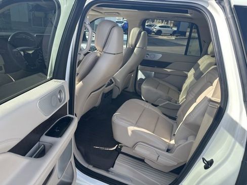 Used 2021 Lincoln Navigator L Reserve w/ Luxury Package AWD/4WD image 16