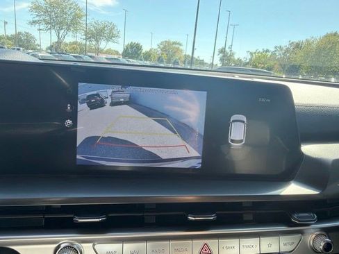 Used 2025 Kia Telluride S AWD/4WD image 35