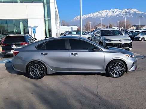 Used 2023 Kia Forte GT-Line image 2
