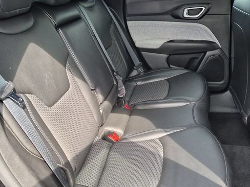 Used 2025 Jeep Compass Latitude AWD/4WD image 29