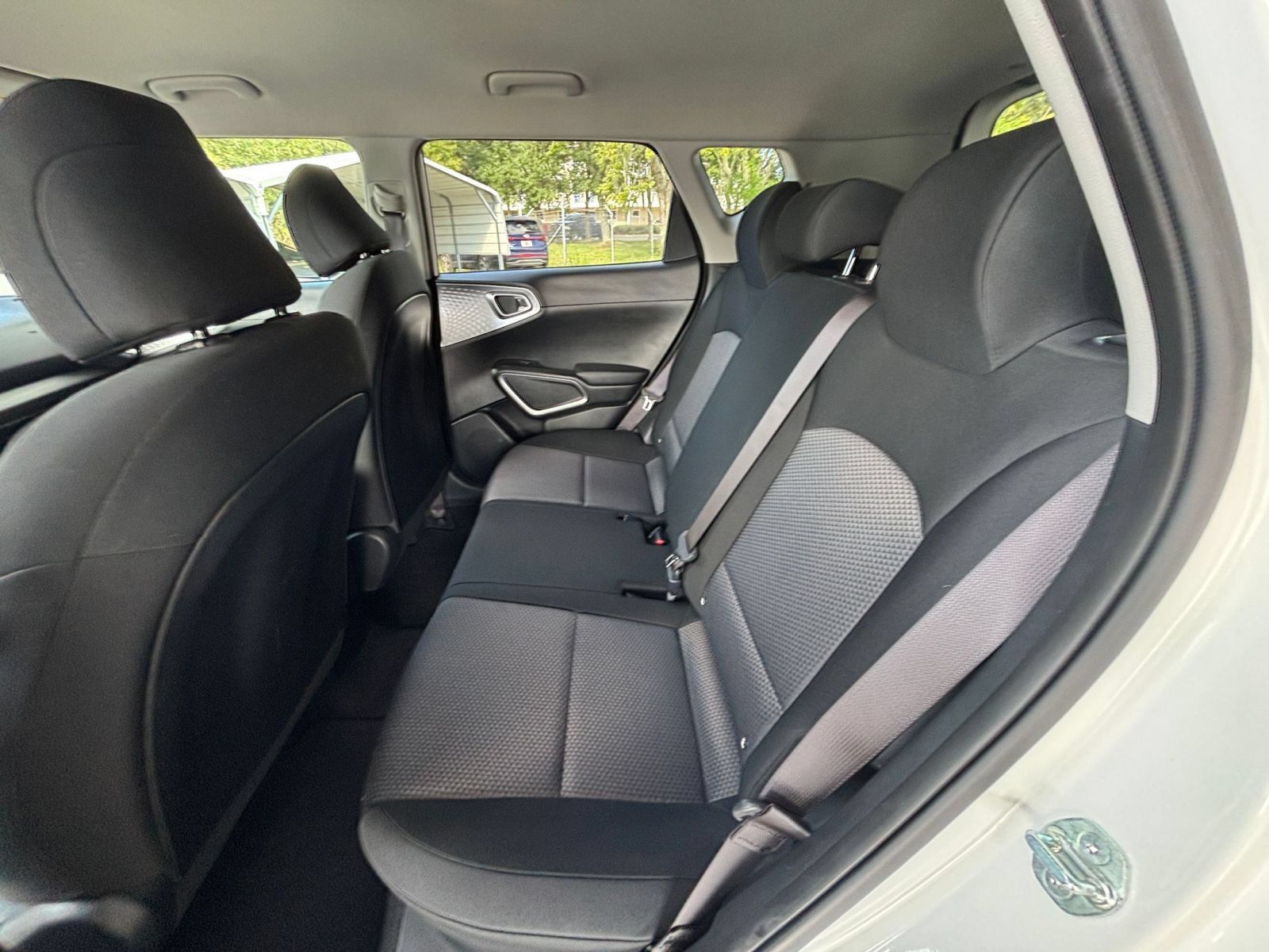 Used 2025 Kia Soul LX w/ LX Technology Package FWD image 22