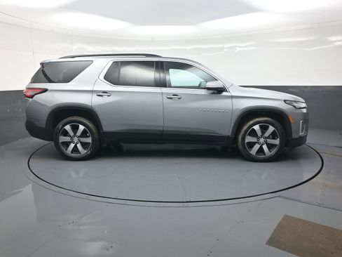 Used 2023 Chevrolet Traverse LT w/ LT Premium Package image 2