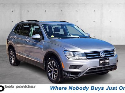 Used 2020 Volkswagen Tiguan SE w/ Panoramic Sunroof Package