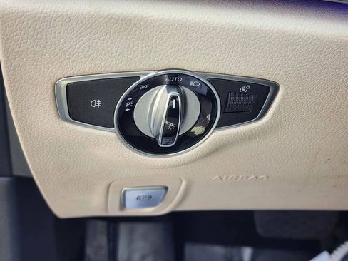 Used 2017 Mercedes-Benz E 300 4MATIC image 21