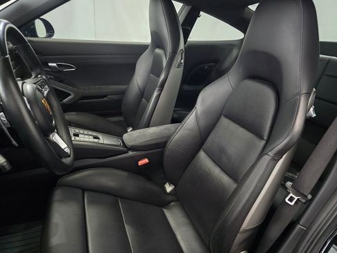 Certified 2018 Porsche 911 Carrera GTS image 5