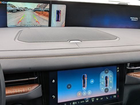 Certified 2025 Lincoln Navigator Black Label image 27