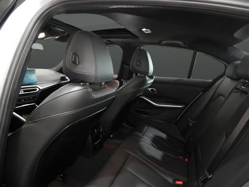 Used 2024 BMW 330i xDrive Sedan w/ Premium Package image 19