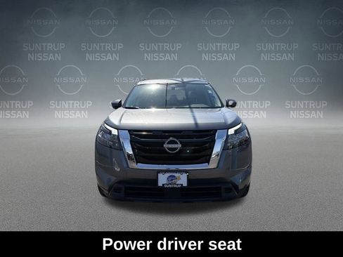 Used 2024 Nissan Pathfinder SV image 9