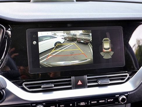 Used 2022 Kia Niro EX Premium image 28