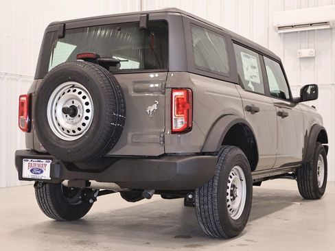 New 2026 Ford Bronco 4-Door AWD/4WD image 9