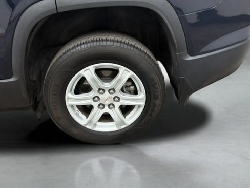 Used 2017 GMC Acadia SLE FWD image 26