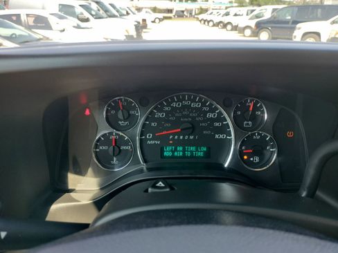 Used 2019 Chevrolet Express 3500 Extended w/ Driver Convenience Package image 49