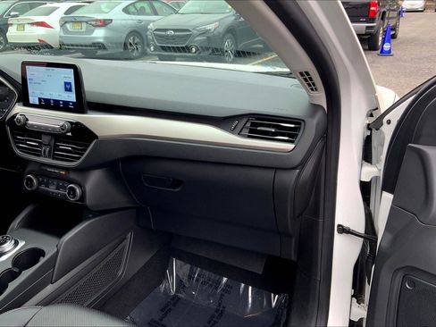 Used 2022 Ford Escape SEL image 17