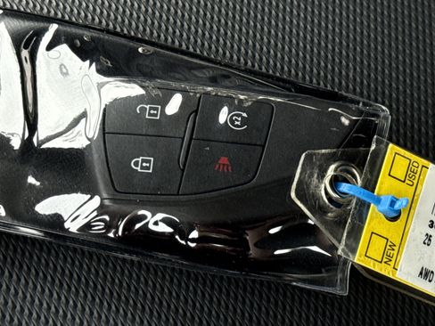 Used 2025 Chevrolet Equinox LT AWD/4WD image 35