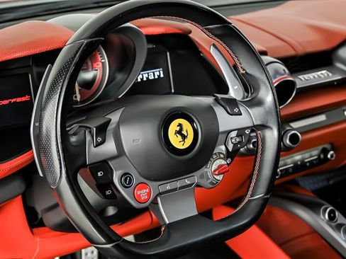 Used 2019 Ferrari 812 Superfast RWD image 23