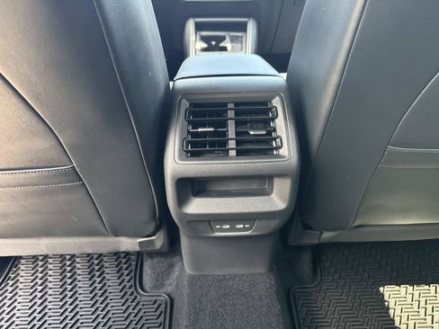 Used 2025 Volkswagen Tiguan SE R-Line FWD image 17