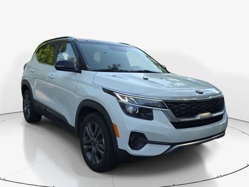 Used 2021 Kia Seltos S FWD image 3