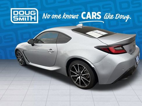 Used 2023 Toyota GR86 image 2