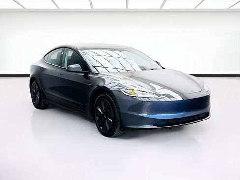 Used 2025 Tesla Model 3 Long Range RWD image 3