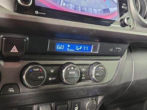 Used 2021 Toyota Tacoma TRD Sport w/ Technology Package AWD/4WD image 19