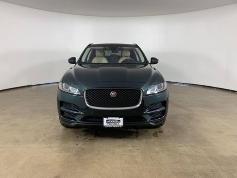 Used 2018 Jaguar F-PACE Premium image 3