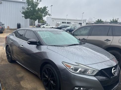 Used 2018 Nissan Maxima SR w/ Midnight Edition image 3