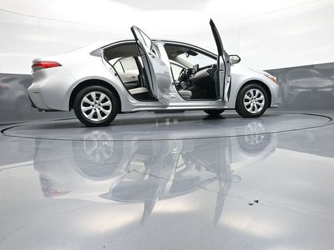 Certified 2024 Toyota Corolla LE AWD/4WD image 46