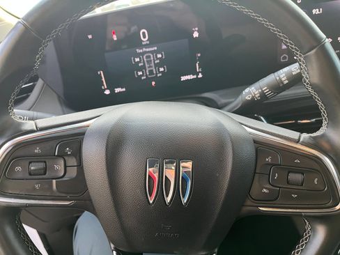 Used 2025 Buick Encore GX Preferred FWD image 25