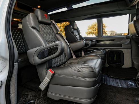 Used 2023 Chevrolet Express 2500 image 74