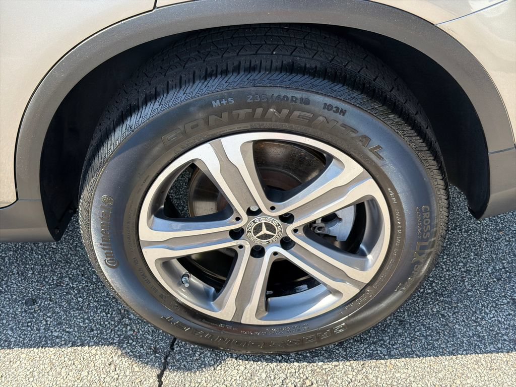 Used 2019 Mercedes-Benz GLC 300 4MATIC w/ Multimedia Package image 19