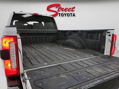 Used 2025 Ford F250 Lariat w/ Tremor Off-Road Package image 8