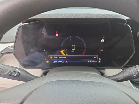Used 2025 Chevrolet TrailBlazer LT AWD/4WD image 24