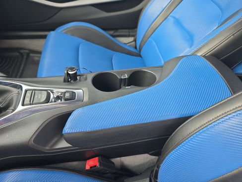 Used 2022 Chevrolet Camaro LT RWD image 15