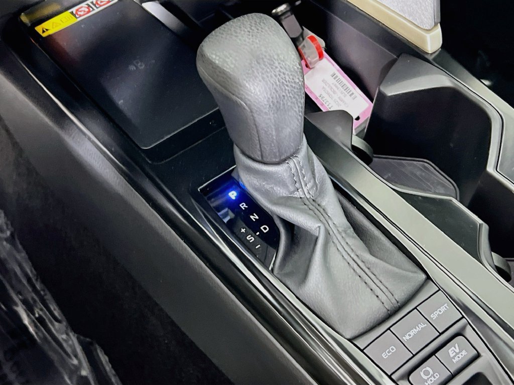 Used 2025 Toyota Camry LE w/ Convenience Package AWD/4WD image 15