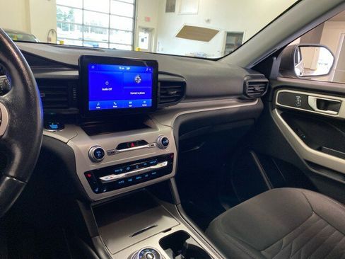 Used 2020 Ford Explorer XLT w/ Comfort Package image 15