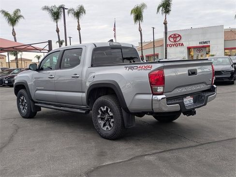 Used 2017 Toyota Tacoma TRD Off-Road image 7