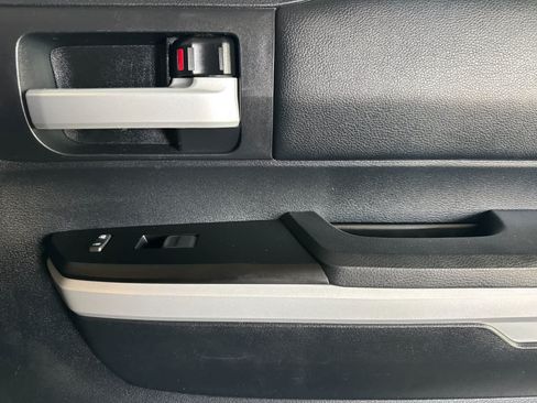 Used 2018 Toyota Tundra SR5 AWD/4WD image 18