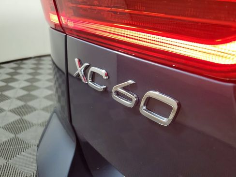 Used 2024 Volvo XC60 B5 Plus w/ Protection Package Premier AWD/4WD image 10