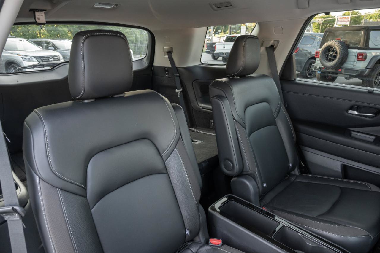 Used 2023 Nissan Pathfinder SL w/ SL Premium Package AWD/4WD image 32