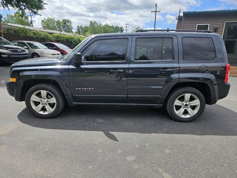 Used 2014 Jeep Patriot Latitude FWD image 6