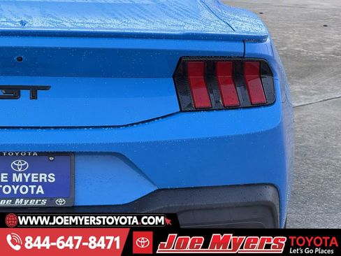 Used 2024 Ford Mustang GT Premium image 9