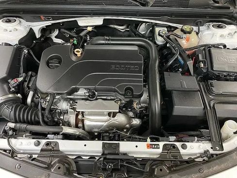 Used 2021 Chevrolet Malibu LT FWD image 15