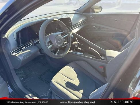 Used 2023 Hyundai Elantra SEL FWD image 13