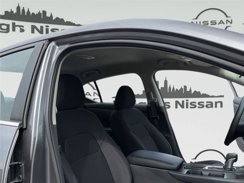 Used 2025 Nissan Sentra S FWD image 27