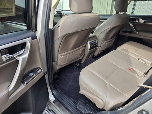 Used 2020 Lexus GX 460 Premium image 33