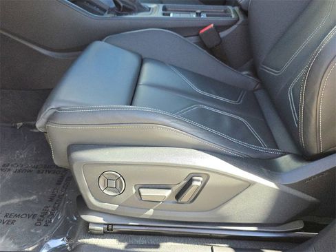 Certified 2025 Audi Q3 2.0T Premium w/ Convenience Package image 17